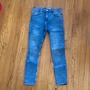 Zara super stretch comfy jeans size 6